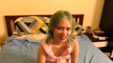 Siswa Asia Berambut Hijau Bercinta dengan Tukang Reparasi Komputer | indo