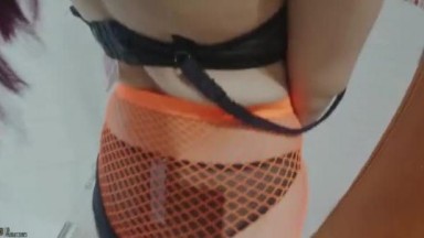 Pria horny diam-diam meniduri istri ayah tirinya di kamar mandi | pornstar