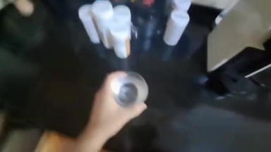 Masturbasi mendadak: ibu tiri bantu anak tirinya yang salah minum pil | barat