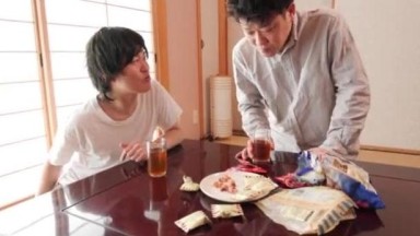 Pada hari ia mengunjungi rumah seorang teman | japan