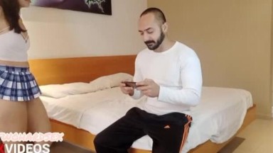 Aku memberikan celana dalamku kepada ayah tiriku | barat