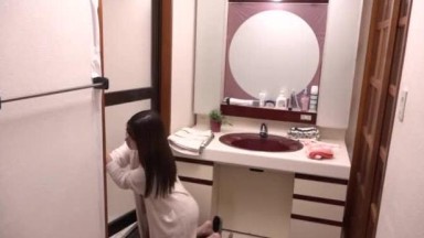 pria tua ini mencintai istri anak nya