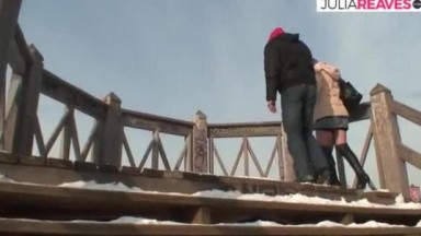 orang ini ngentot di tangga