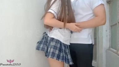 Orang berhubungan seks dengan teman sekelasnya