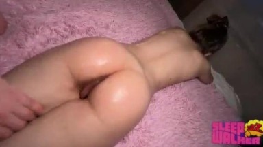 wanita bagus mulus ini di kentot dengan berminyak