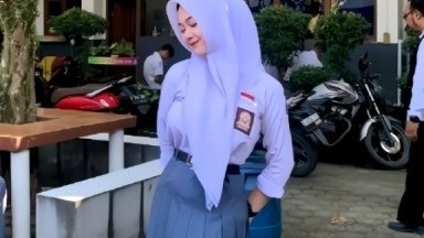 viral jilbab SMA main di kelas pas jam istirahat