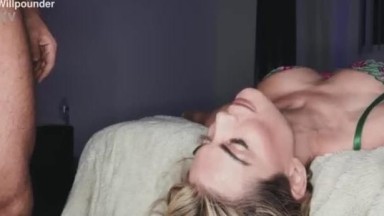 MILF PIRANG MENGALAMI BERBAGAI KALI ORGASME KETIKA BERHUBUNGAN DAN BERMESRAAN SAAT BERHUBUNGAN SEKSUAL