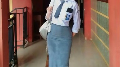 lagi jam istirahat sekolah wanita ini pamerin nenen ke pacar