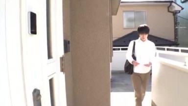 Dalam upaya mengubah dirinya yang kurang bersemangat