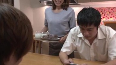 Pada hari ia menginap di rumah temannya