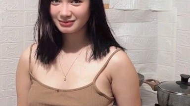 Tante Julia Lea sedang live