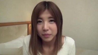 malam sunyi, hanya ada tatapan dan sentuhan lembut yang bicara tanpa kata