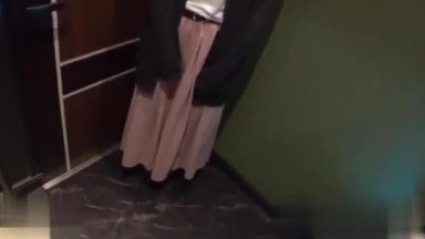 dalam kamar hotel, cinta bukan sekadar kata — tapi rasa yang nyata di ujung malam