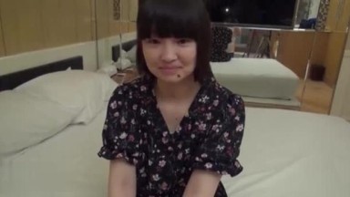 pelukan lembut dan senyum kecil membuat setiap detik terasa abadi