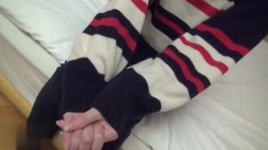 dua jiwa bertemu, melebur dalam keheningan malam yang dipenuhi cinta