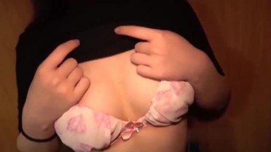 dalam diamnya, aku menemukan kenyamanan yang bahkan tak bisa kubeli dengan apapun