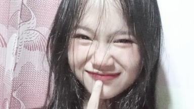 viral bocil di bawah umur ini membuka bajunya