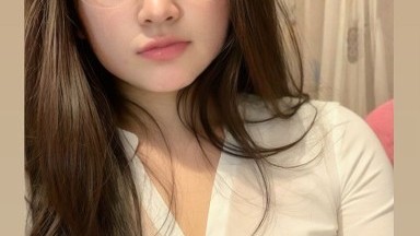 wanita cantik montok memanfaatkan waktunya untuk main dildo di kos an nya