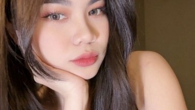 skandal di kamar dan mengguncang nya sangat keras