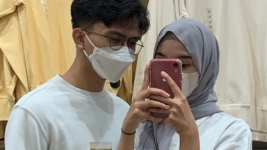 pasangan anak skena mesum di kamar mandi