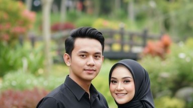 pengantin baru nikmati bulan madu di hotel