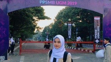 mahasiswa ini sudah jurusan nya tinggi blunder