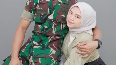 abdi negara ewe wanita yang di cintai nya