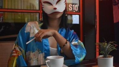 mesum sama temen kampus dengan topeng kitsune nya