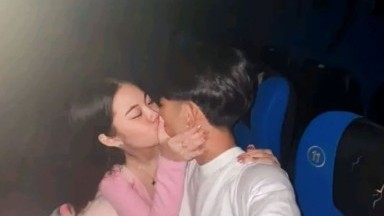 skandal pasangan maen di kamar mandi