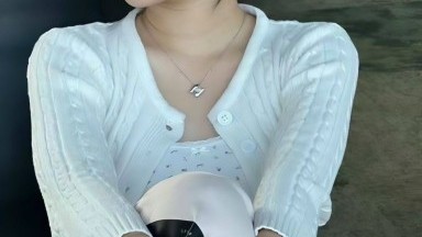 wanita orang kaya sange an omek di kamar mandi