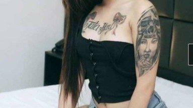 gadis tatoan sepong kontol gede