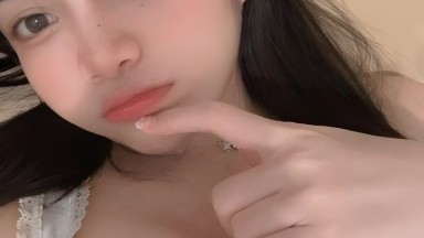 gadis cantik mainin toket nya