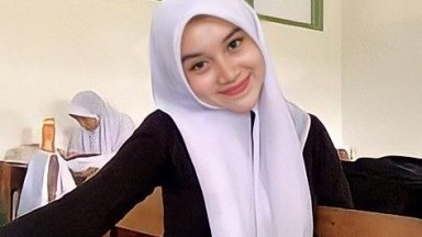 tegakan kontol dan masukan kedalam pepek nikmat nya