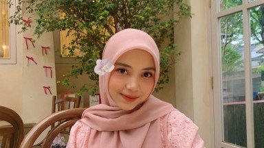 baru tau ini gadis hijab sangat hyper
