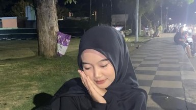 cewe nya sange pegang kontol pass aku lagi nyetir mobil