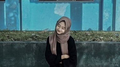 masih bocil dah omek di kamar mandi