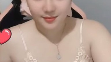 barusan siap mandi udah ngelive aja