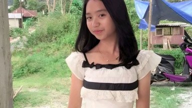 bocil smp lagi omek di kamar mandi