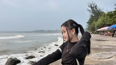 gadis cantik dari papua sangat menggemaskan