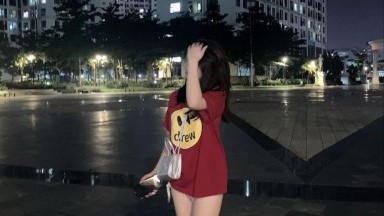 istri tiba tiba tebangun minta di garukin pantat nya