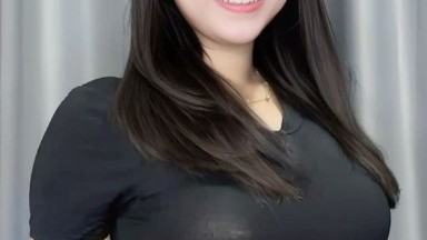 tante toket gede kasih tutor omek buat adik adik an nya