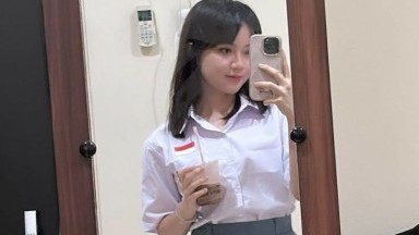 mesum di kamar ku sambil dengar lagu full