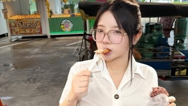 Sejoli beraksi di minimarket