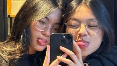 dua cewek cegil lagi live sambil nunjukin pepek