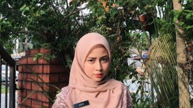 guru ngaji di kampung sebelah memang menggoda