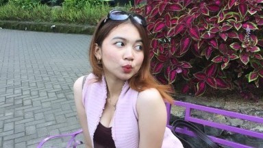 lagi sange jadi grepe grepe nenen