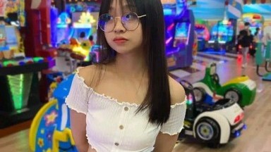 lagi nikmatin es cream yang ga habis habis