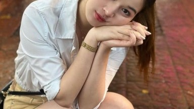 cewek chindo lagi di kamar lagi mager mau ngapa ngapain