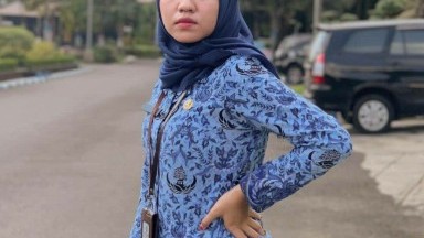 anak murid di jemput di rumah nya malah ngewe