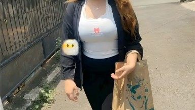 gadis kalimantan lagi birahi di kamarnya